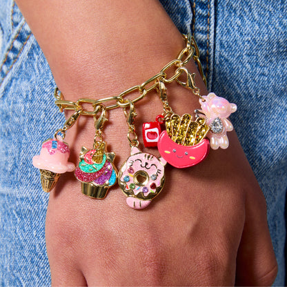FAO Schwarz - Charm Squad Kitty Donut Charm - Fashion Activity and Roleplay