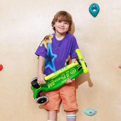 Micro Kickboard - Maxi Deluxe Foldable LED Neon Scooter - Parrot Green - Outdoor