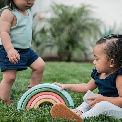 Wonder & Wise - Rainbow Nesting Blocks - Infants