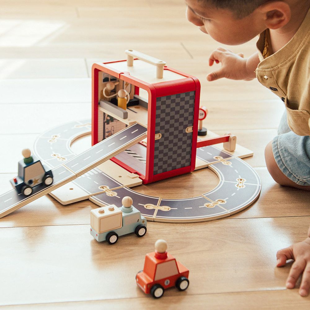 Wonder & Wise - Take With Me Garage Playset - Preschool